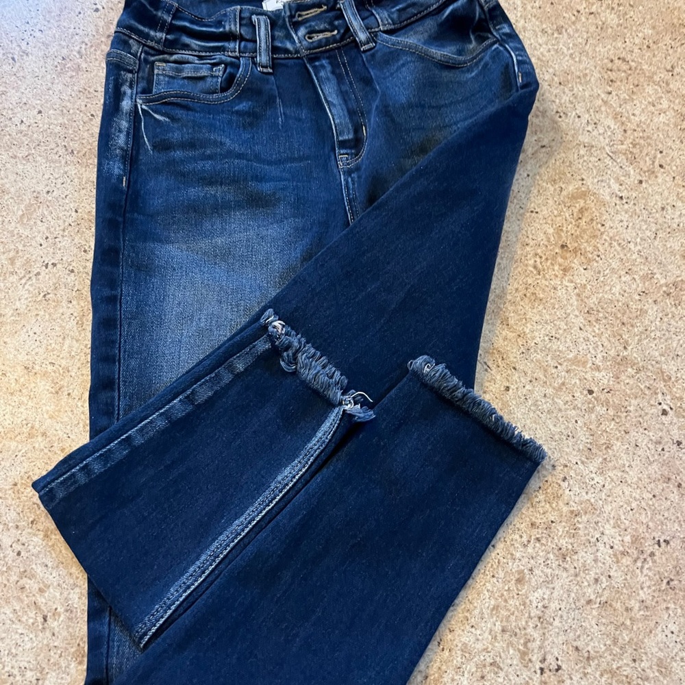 Buckle KanCan jeans. Worn twice size 26.Like new.